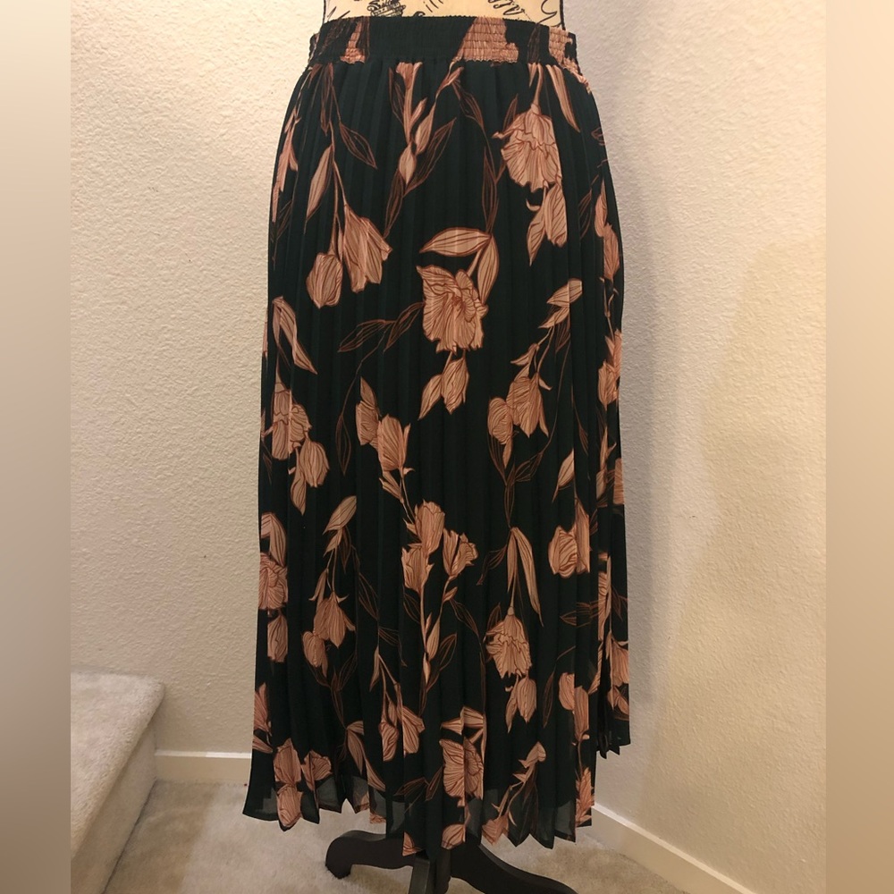 A New Day Pleated Floral Skirt S
